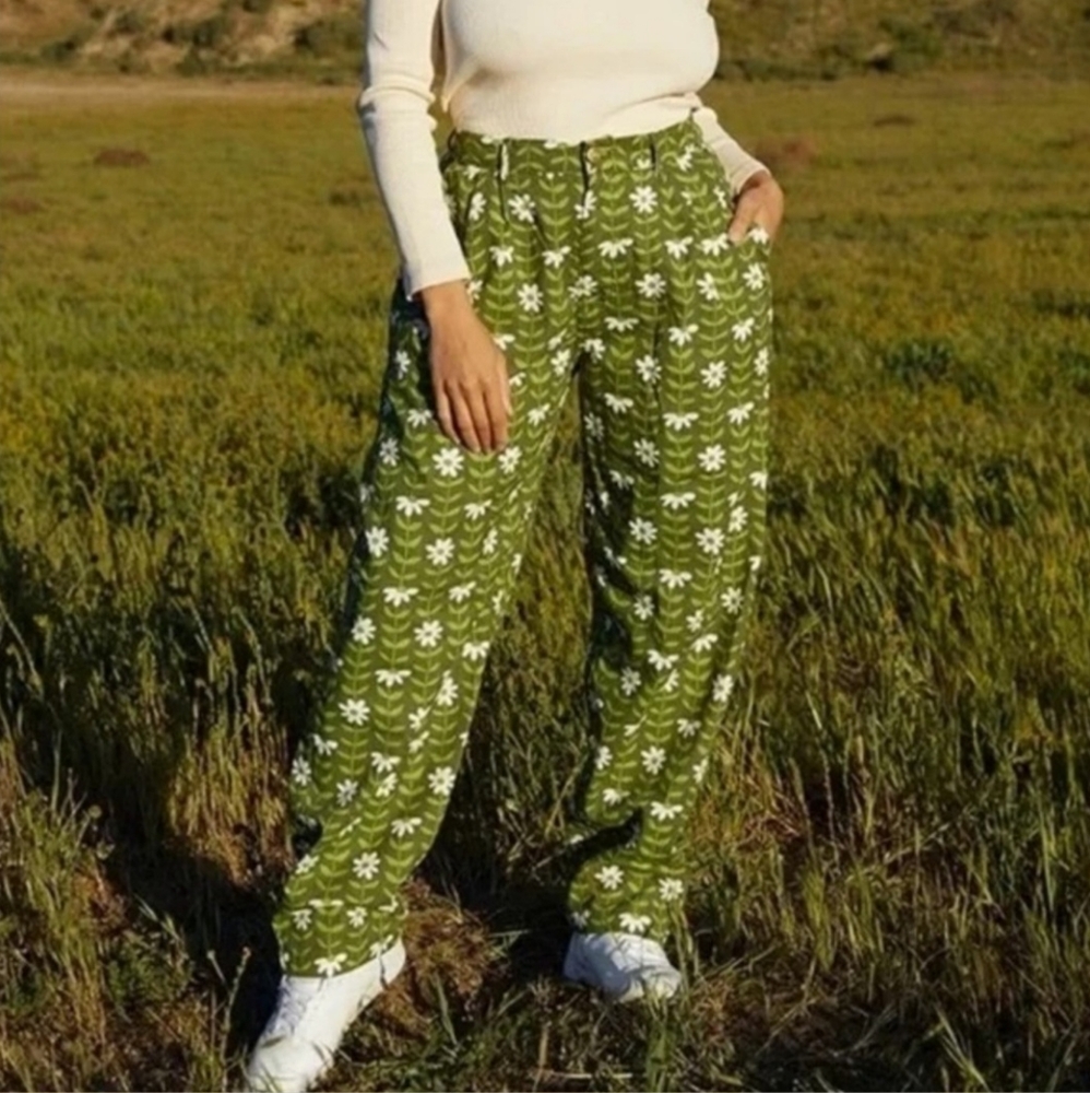 NWOT Big Bud Press Green Daisy Chain Trousers.